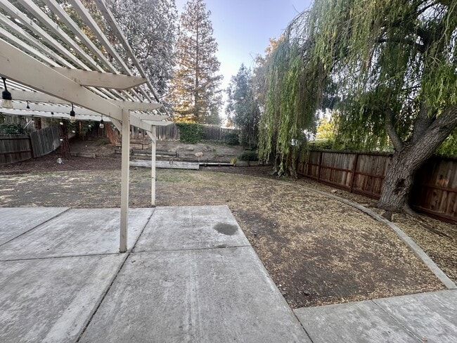 Building Photo - 4145 Rockford Dr