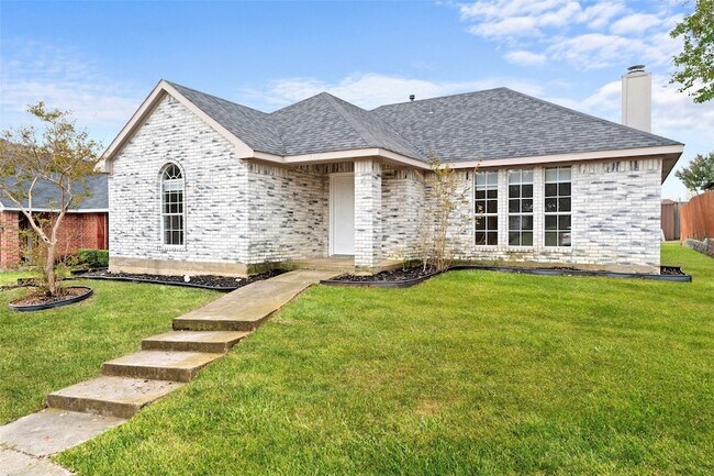 Building Photo - 1042 Kim Ln