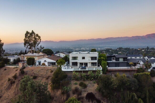 Building Photo - 11470 Dona Evita Dr
