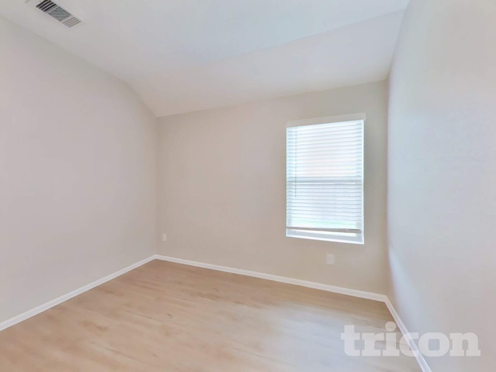 Building Photo - 1911 Ballesteros St