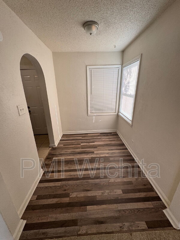 Building Photo - 638 S Hydraulic Ave