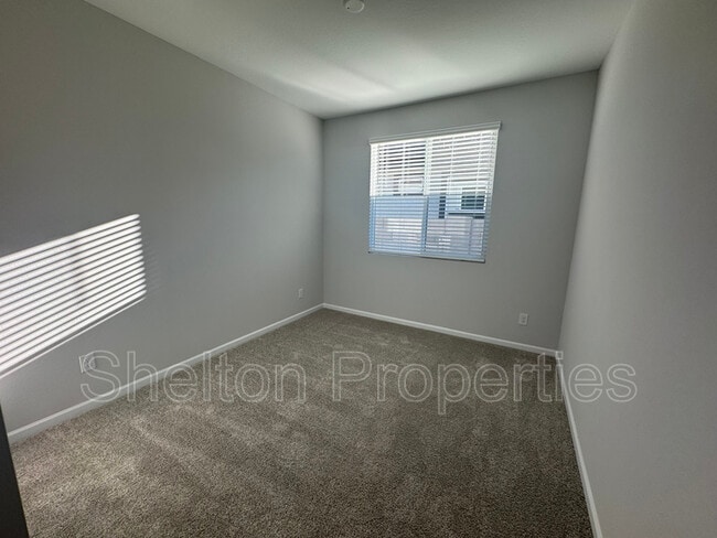 Building Photo - 17978 W Camino De Oro