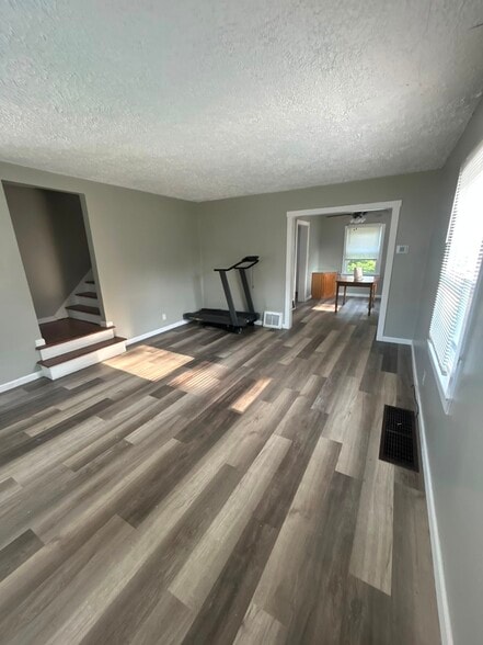 Living Room - 1002 Corregidor Cir