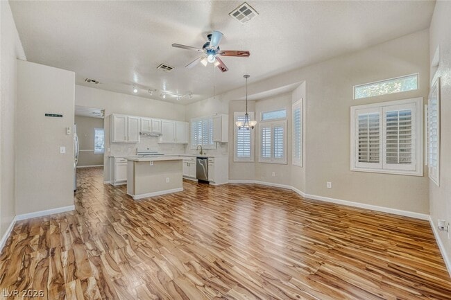 Building Photo - 5228 Boca Del Mar St