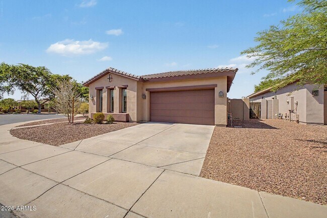 Building Photo - 1902 E Desert Ln