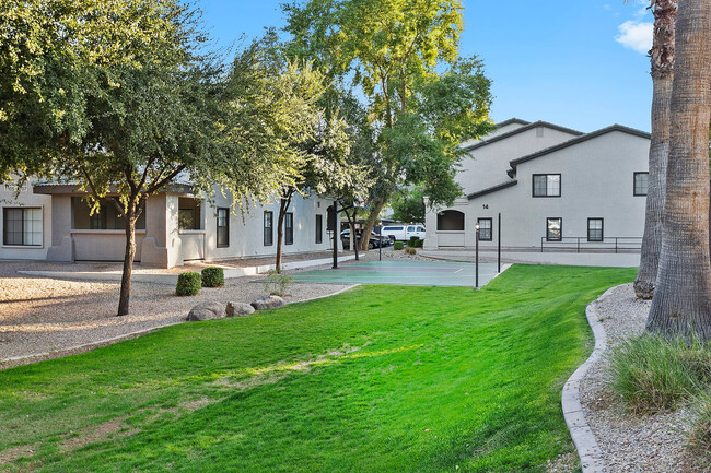 Building Photo - 875 W Pecos Rd