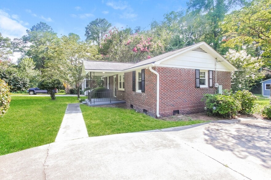 Building Photo - 2647 Glenwood Rd