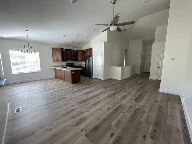 Building Photo - 1957 Fielding Hill Ln