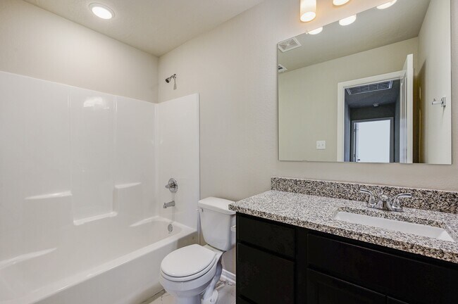 Building Photo - 14375 N Summerchase Cir