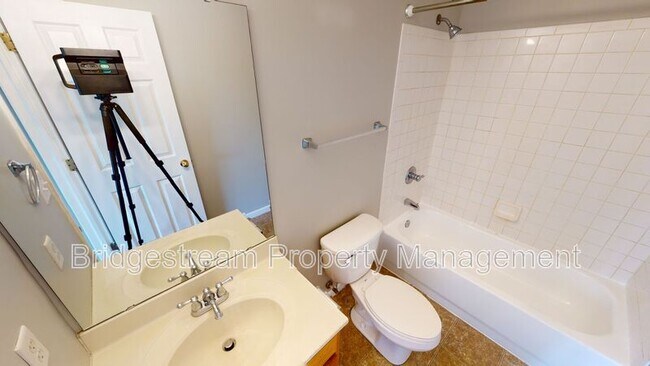 Building Photo - 8694 Plum Creek Ct
