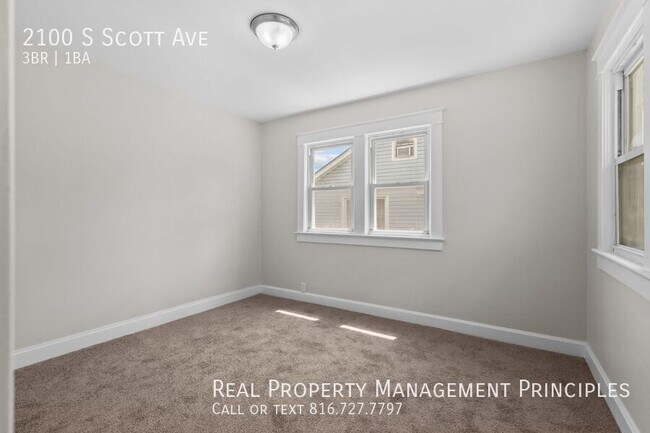 Building Photo - 2100 S Scott Ave