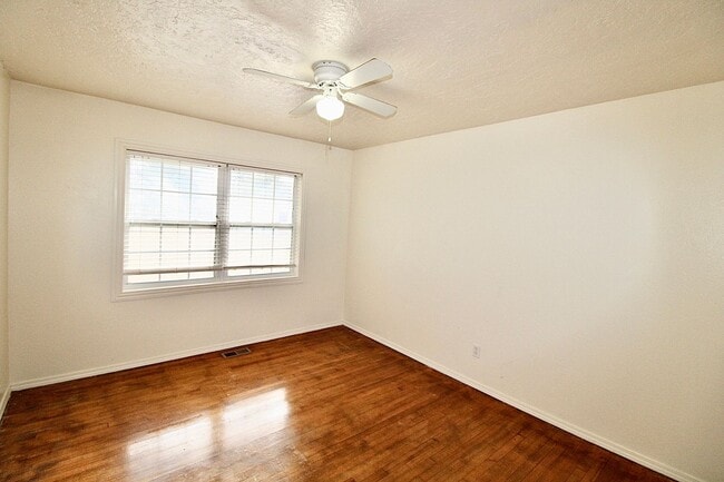 Building Photo - 2000 Alameda St