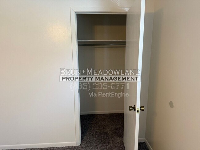 Building Photo - 1811 Meadowland Ln