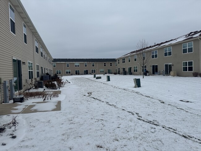 Building Photo - 226 Wildmeadow Ln