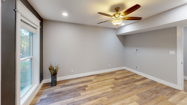 Building Photo - 1319 Forest Ave