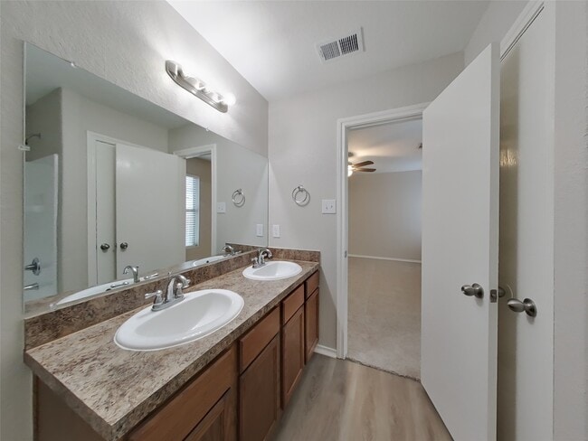 Building Photo - 1607 Katydid Ct