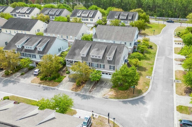 Building Photo - 400 Black Smith Ln
