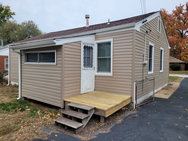 Building Photo - 11244 Saint Clement Ln