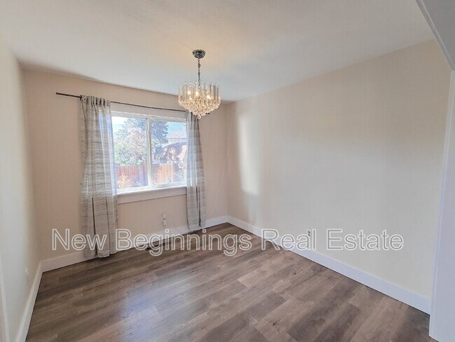 Building Photo - 5330 Silver Spur Ave