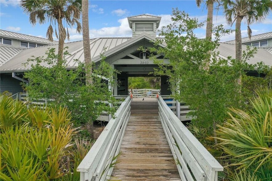 Building Photo - 1440 Everest Rd