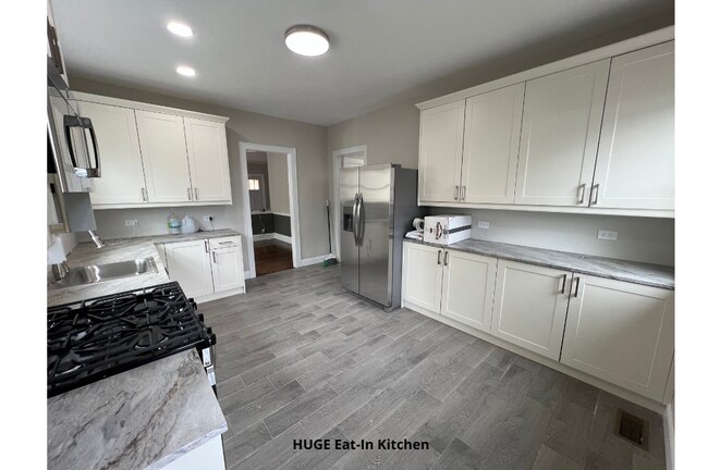 Building Photo - 310 Fishel Ave