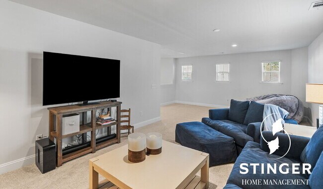 Building Photo - 1174 Danner Dr
