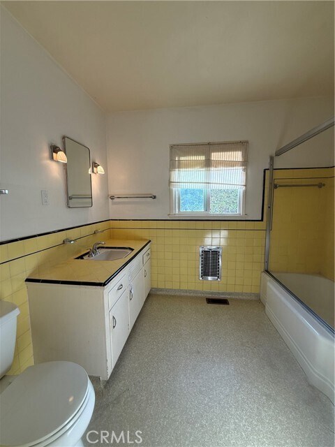 Building Photo - 2325 Las Lunas St