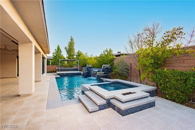 Building Photo - 94 Glade Hollow Dr