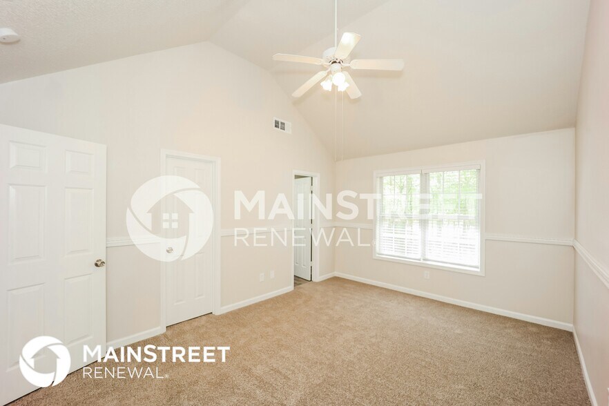 Building Photo - 930 Castlerock Way