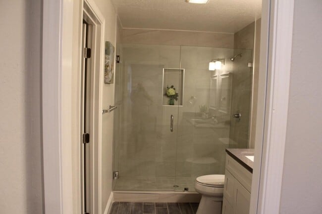 Building Photo - 1376 Bouret Dr