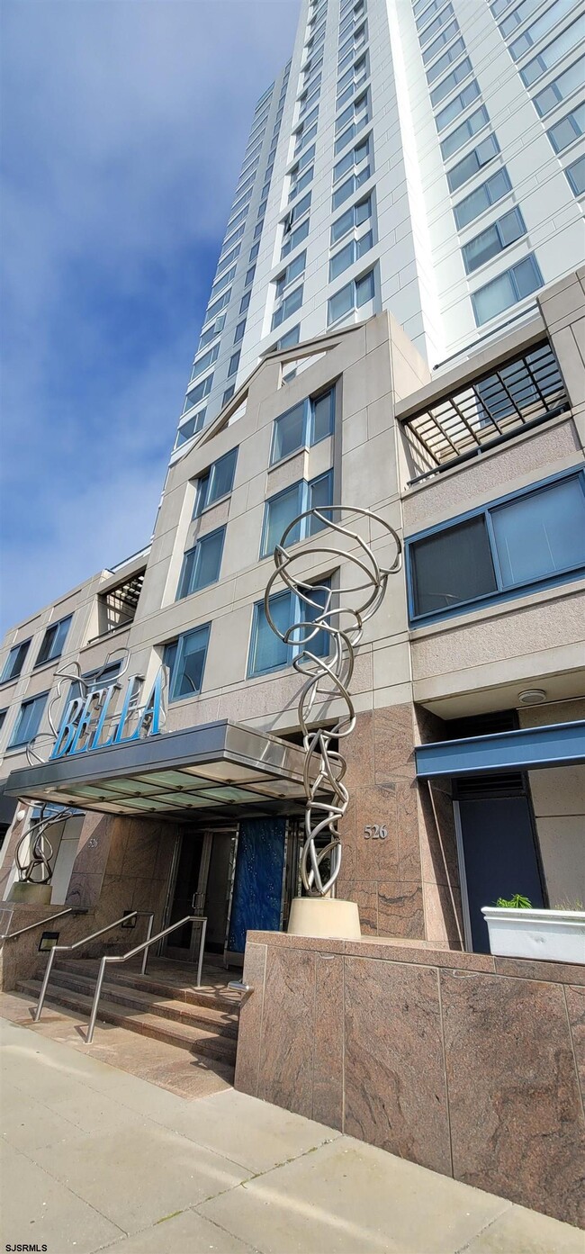 Building Photo - 526 Pacific Ave