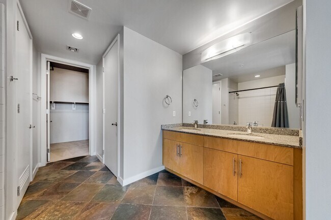 Building Photo - Juhl 345-City Views from this Spacious Deluxe Studio Residence