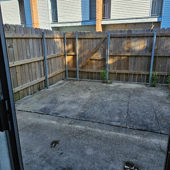 Building Photo - 1110 Audubon Ave