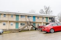 Building Photo - 209 N Woodland Dr
