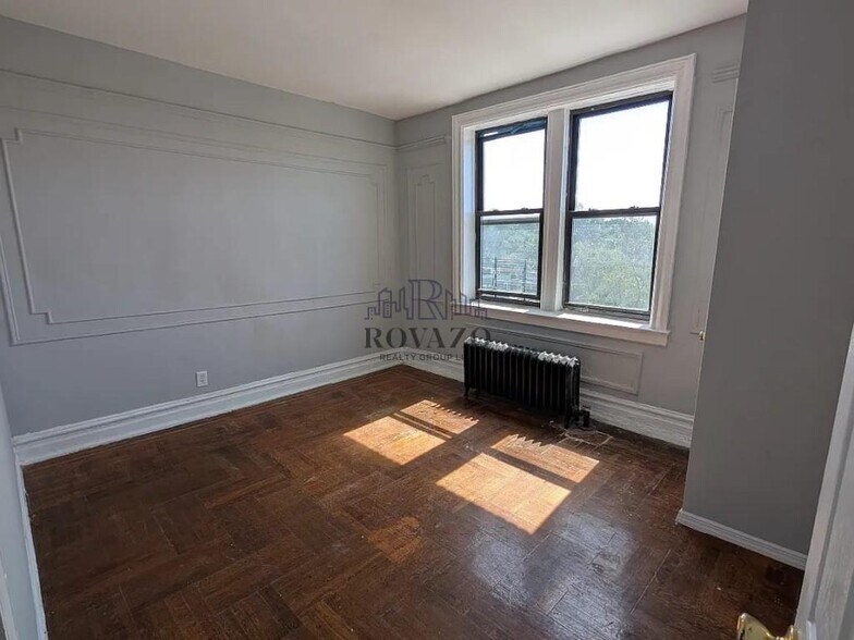 Building Photo - 160 Ellis Ave