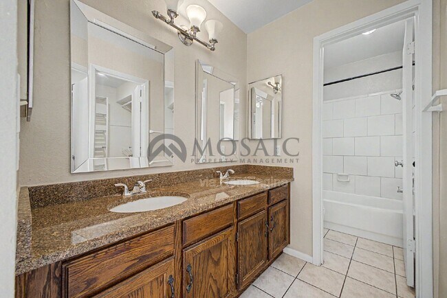 Building Photo - 4837 E Encanto St