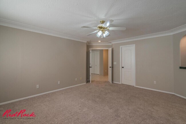 Building Photo - Spacious 6 Bedroom Home with a Balcony!