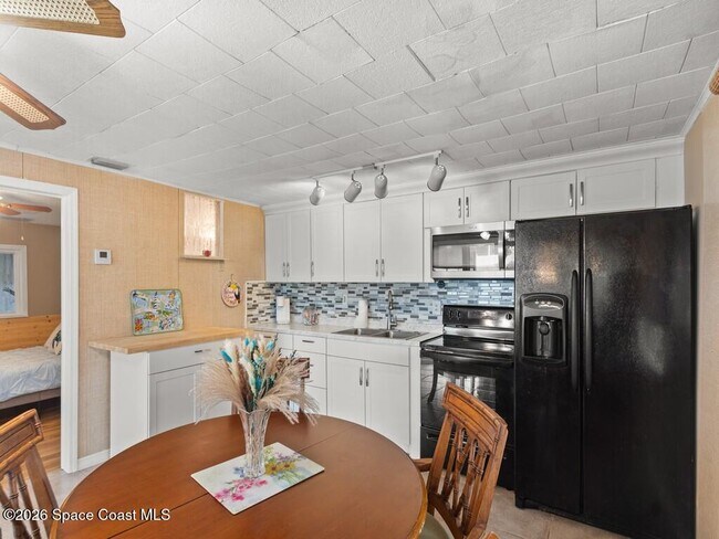 Building Photo - 13485 N Indian River Dr