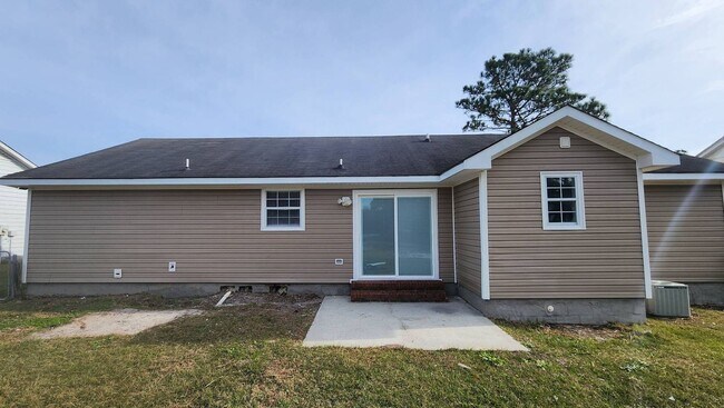 Building Photo - 208 S Ginger Dr