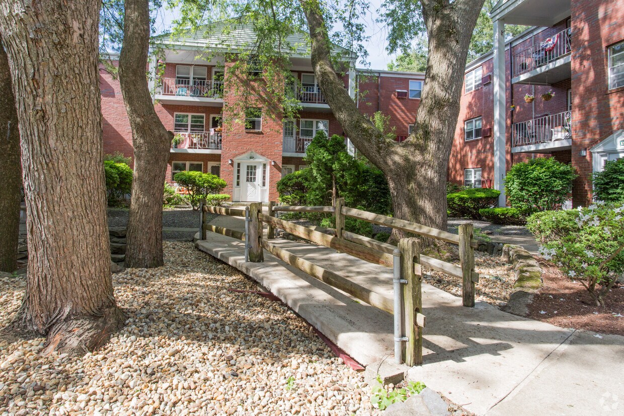 Gaslight Village Apartments Weymouth