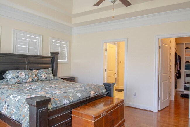 Building Photo - 6883 Birmingham Dr