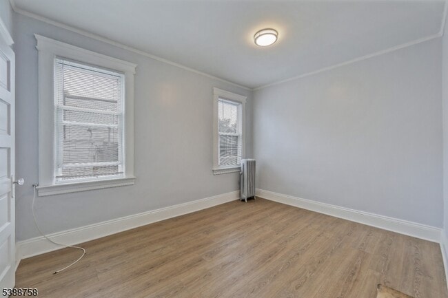 Building Photo - 26 Montrose Terrace