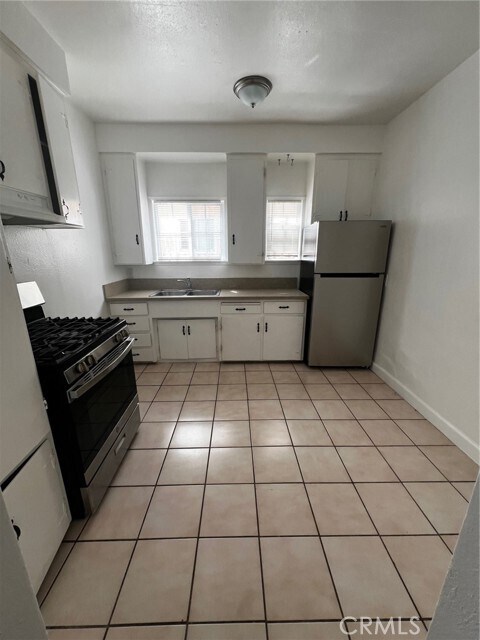 Building Photo - 1487 Henderson Ave