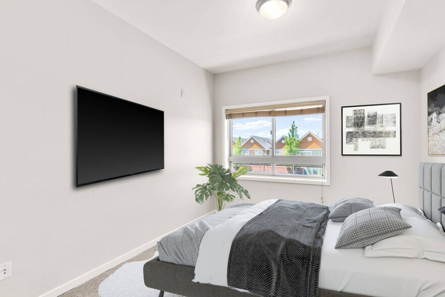 Building Photo - 1127 Broadway St NE