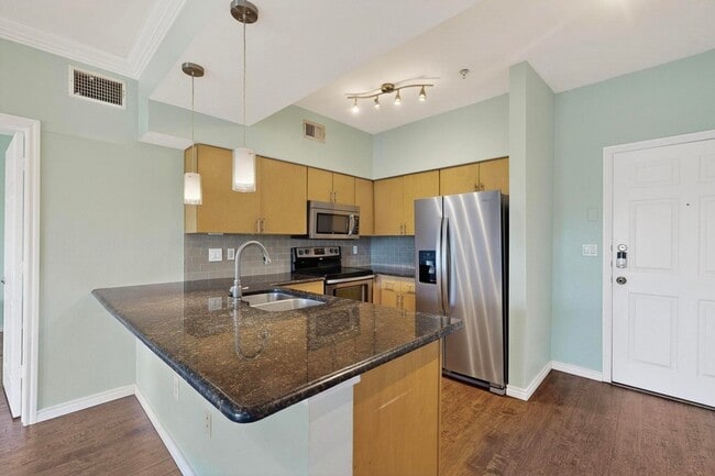 Building Photo - 3102 Kings Rd