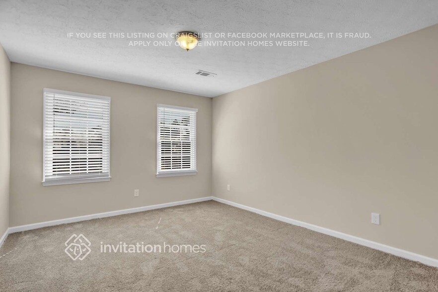 Building Photo - 4011 Colonial Dr SW