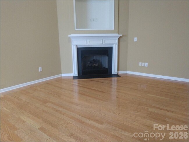Building Photo - 1510 Royal Auburn Ave