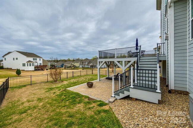 Building Photo - 327 Hawks Creek Pkwy