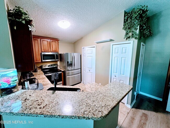 Building Photo - 197 Jardin De Mer Pl