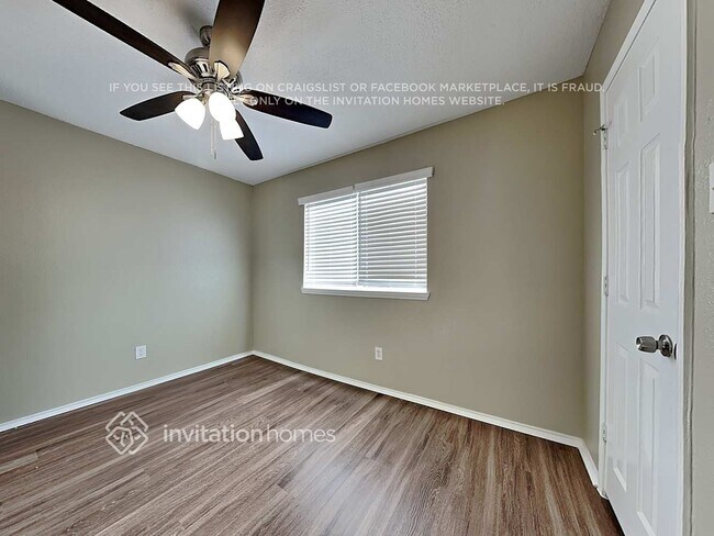 Building Photo - 8618 Fairfax Ave